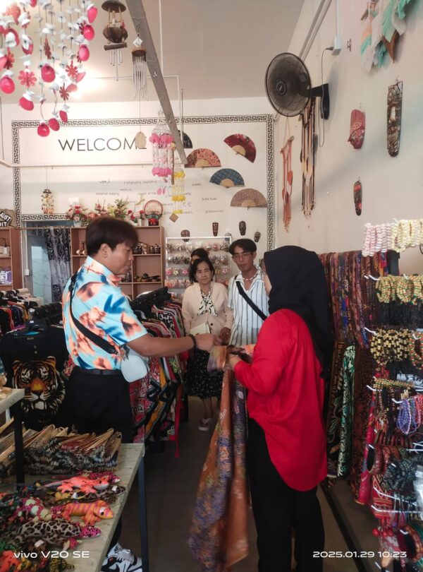 Batik Store at D’Bintan authentic Indonesian batik batik fashion Bintan handmade batik Indonesia traditional batik clothing Bintan batik souvenirs