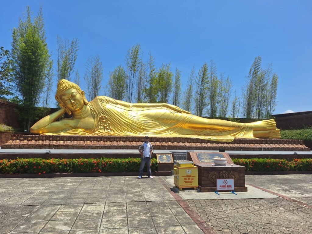Recline Buddha Temple Bintan, reclining Buddha Bintan, Bintan Buddhist temple, Bintan spiritual tourism, Vihara Ksitigarbha Bodhisattva,
