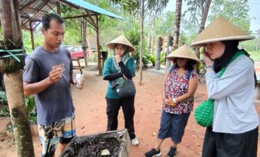coffee plantation and bee farm in Bintan Bintan coffee plantation tour Bintan bee farm experience coffee tasting Bintan honey farm Bintan eco tour Bintan things to do in Bintan nature Bintan agro tourism Bintan farm tour local experience Bintan