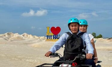 blue lake sand dunes bintan