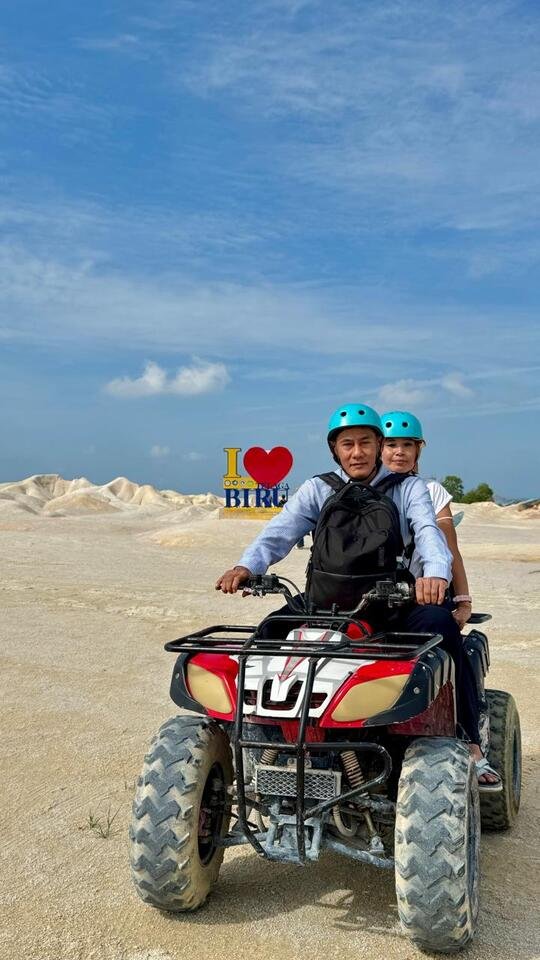 blue lake sand dunes bintan