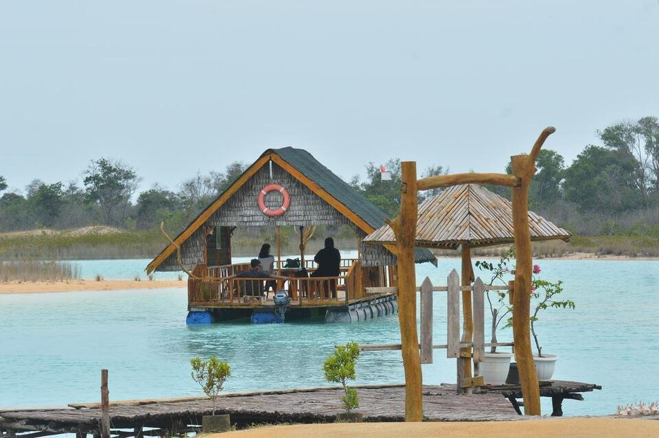 blue lake sand dunes bintan